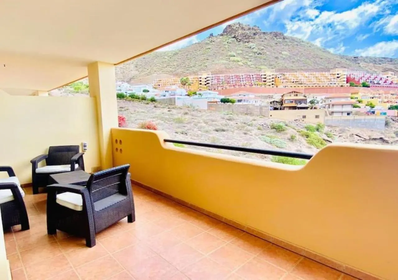 Enjoy Sunsets At Fully Equipped 2Br Oceanside View By Aqua Vista Tenerife アデヘ 0*,  スペイン